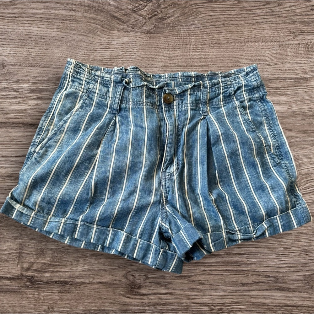 American Eagle Stripped shorts size 4